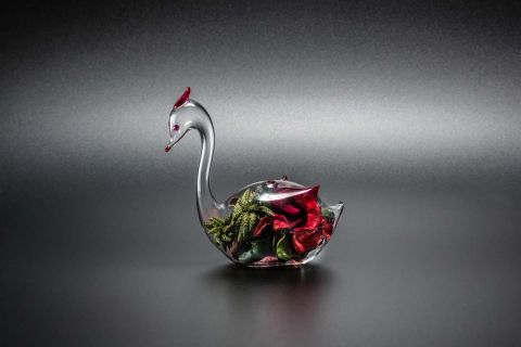SWAN WITH POTPOURRI