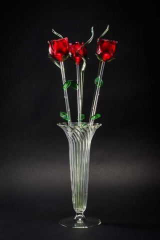 VASO CONICO CON 3 ROSE E 3 RAMI 